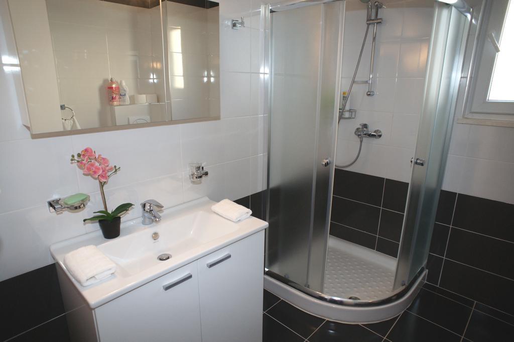 White Residence Luxury Apartments Sarande Phòng bức ảnh